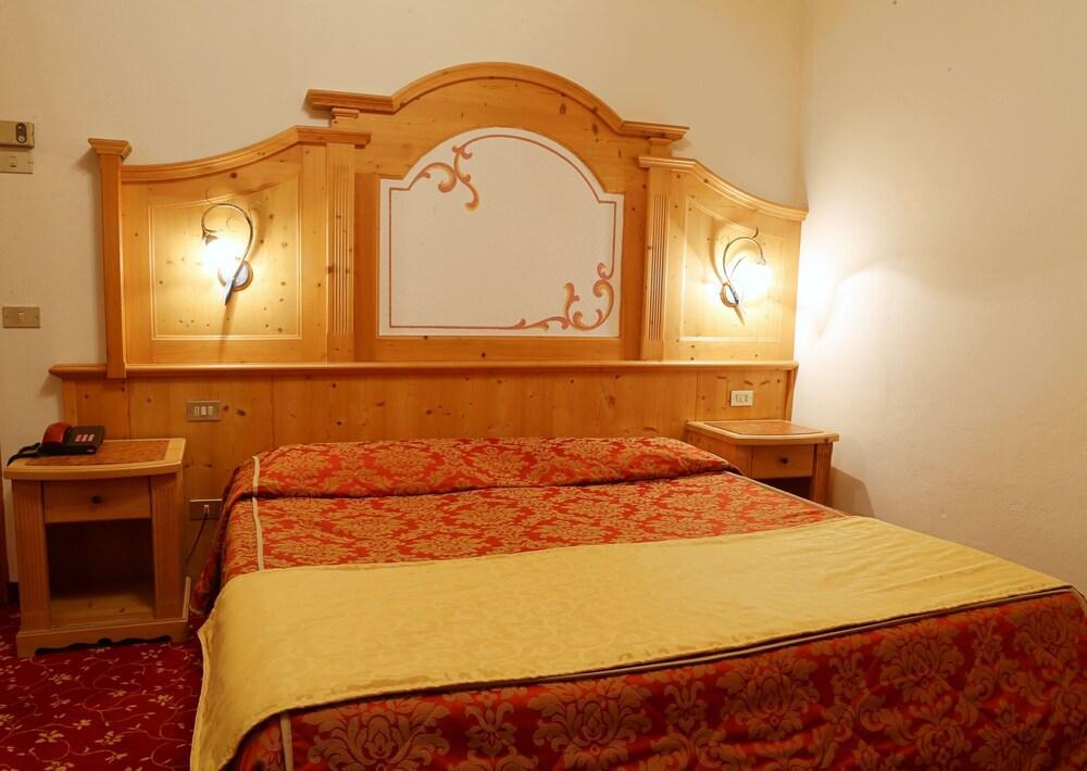 Hotel Belvedere Srl Fai della Paganella Exterior photo
